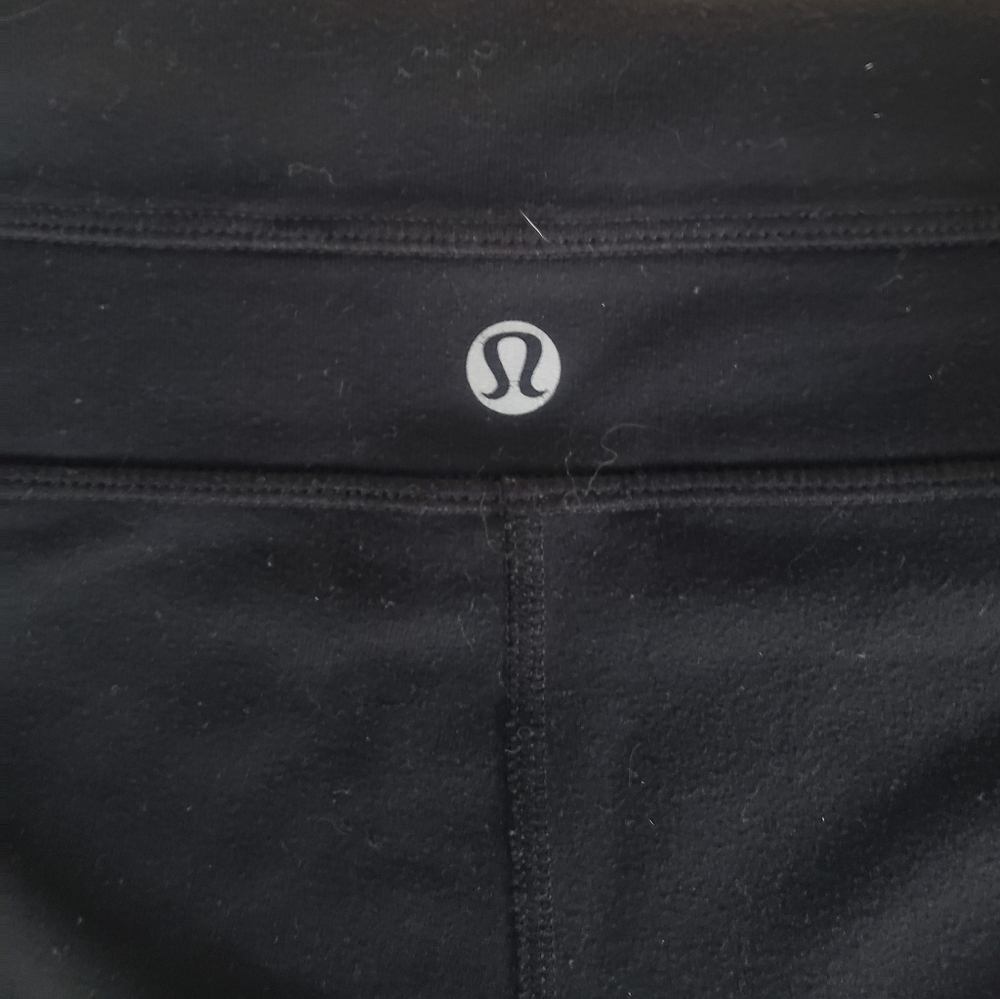 Lululemon Black wide leg Capris